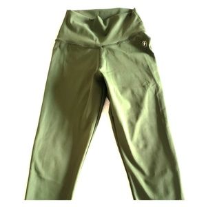 ABS2B Fitness Apparel Capris Leggings small